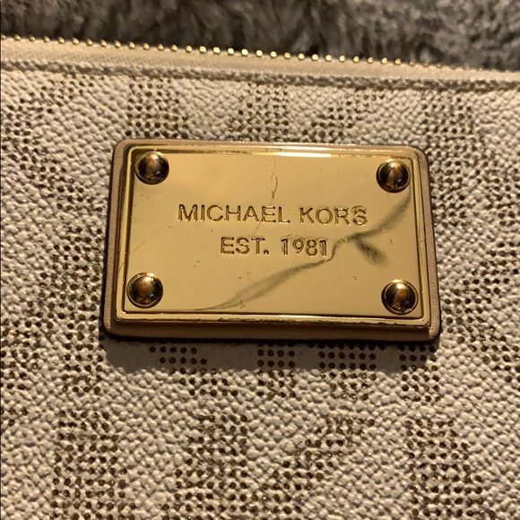 White Michael Kors Authentic Wallet - Picture 2 of 8